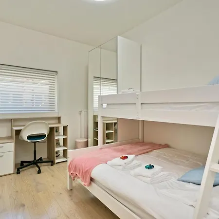 Modern Town House With Great Terrace At 100 Meters From Beach Ostende