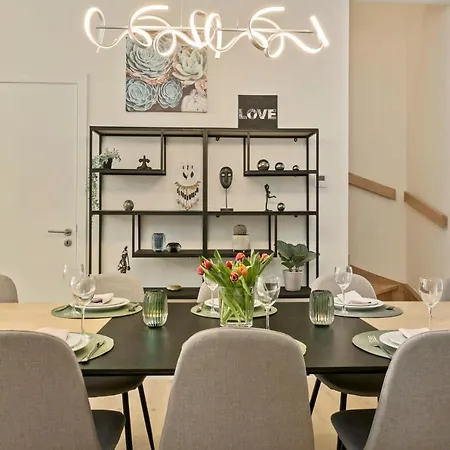 Сasa de vacaciones Modern Town House With Great Terrace At 100 Meters From Beach *