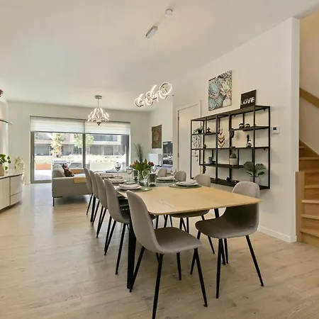 Сasa de vacaciones Modern Town House With Great Terrace At 100 Meters From Beach Ostende