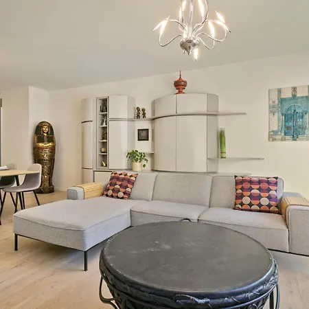 Modern Town House With Great Terrace At 100 Meters From Beach Сasa de vacaciones Ostende